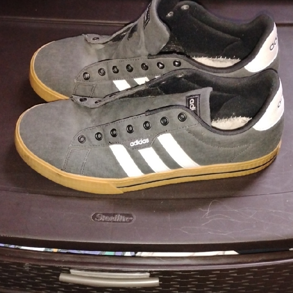 adidas Men’s Gray and White Low-Top Sneakers with Gum Sole